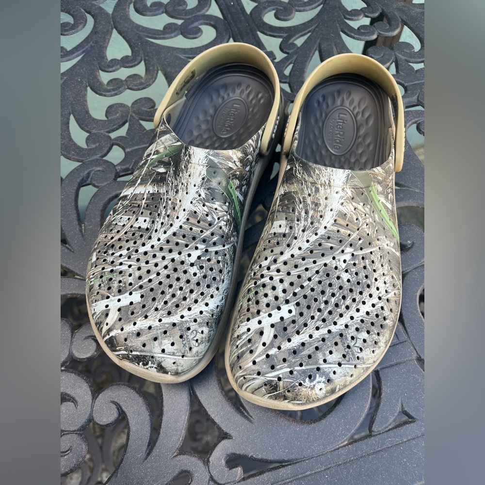 CROCS Camouflage Slip-Ons size 10